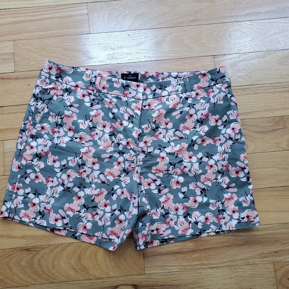 Women's 5" Shorts - Size 12
